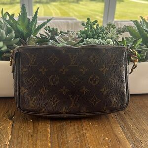 Louis Vuitton small wristlet